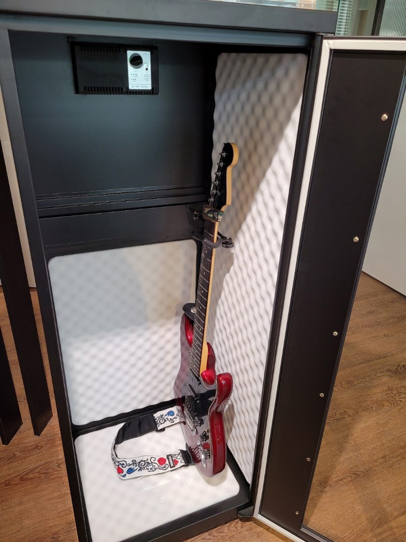 ART-288 吉他專用防潮櫃，保護吉他避免濕氣影響音板漲縮，造成變形、音色沈悶