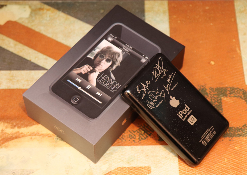 iPod紙盒與iPod Classical U2 特別版