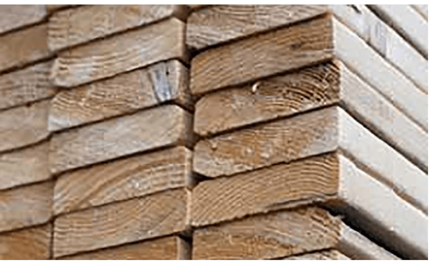 鋸好的木材一般是暴露在外在環境的空氣中，由於木材本身對於溫度及濕度有適應性，他的濕度會跟環境空氣濕度相同。因此鋸好且乾燥過的木材對於濕度的改變很敏感。